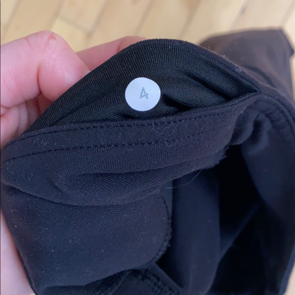 Lululemon Wunder Under Crop - Size 4 Black - Picture 4 of 4